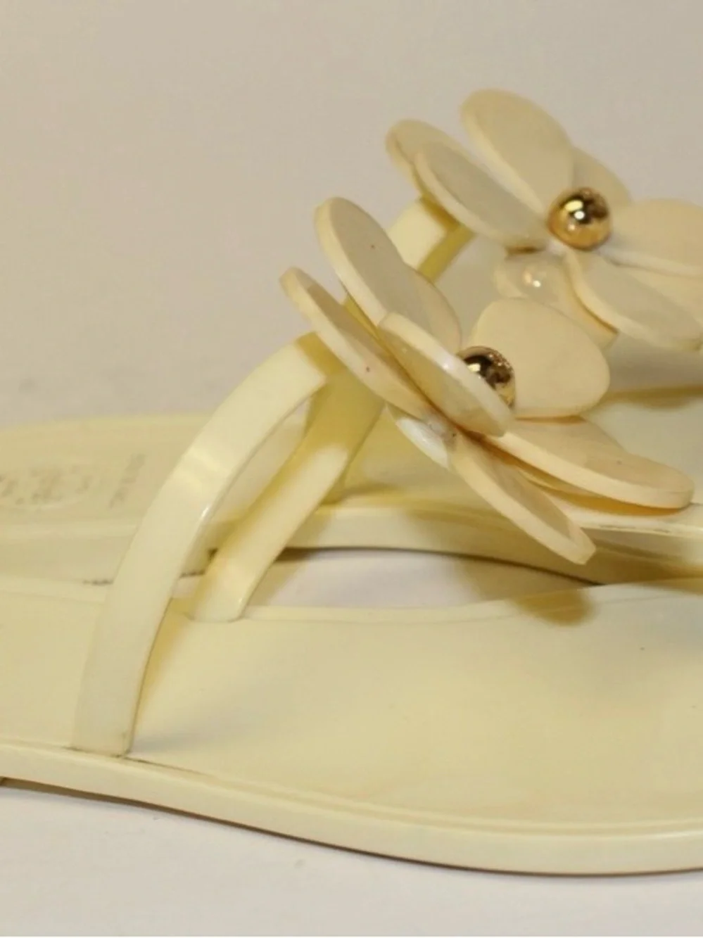 Tory Burch Cream Floral Jelly Thong Sandals with Pale Peach Flowers Size 7